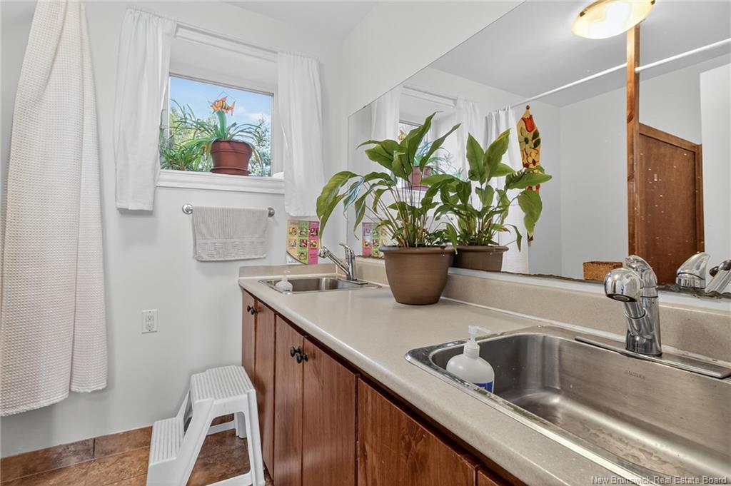 144 Oak Ridge Dr, Moncton, NB