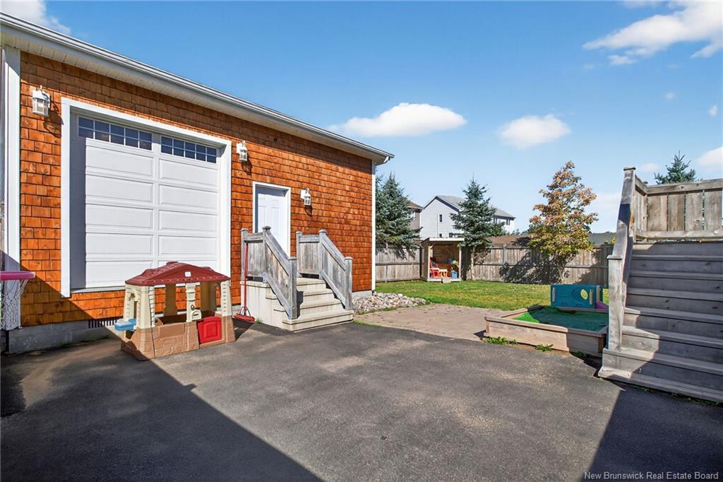 144 Oak Ridge Dr, Moncton, NB