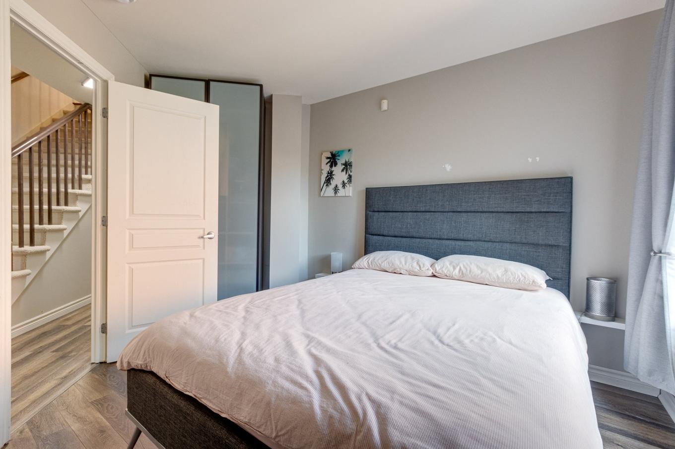 Bedroom - 3-4425 Ch. Des Prairies, Brossard, QC - Indoor Photo Showing Bedroom