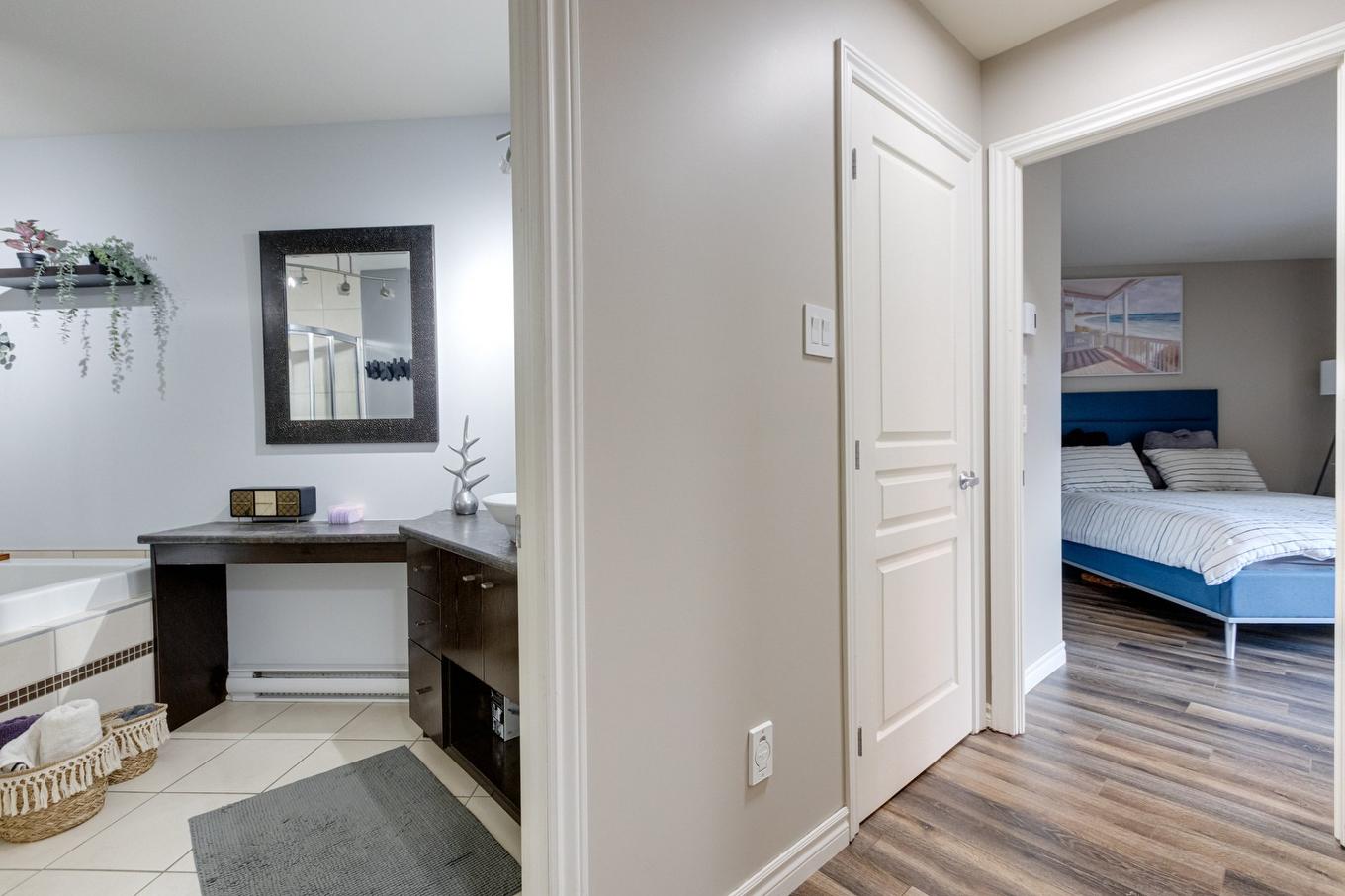 Bathroom - 3-4425 Ch. Des Prairies, Brossard, QC - Indoor