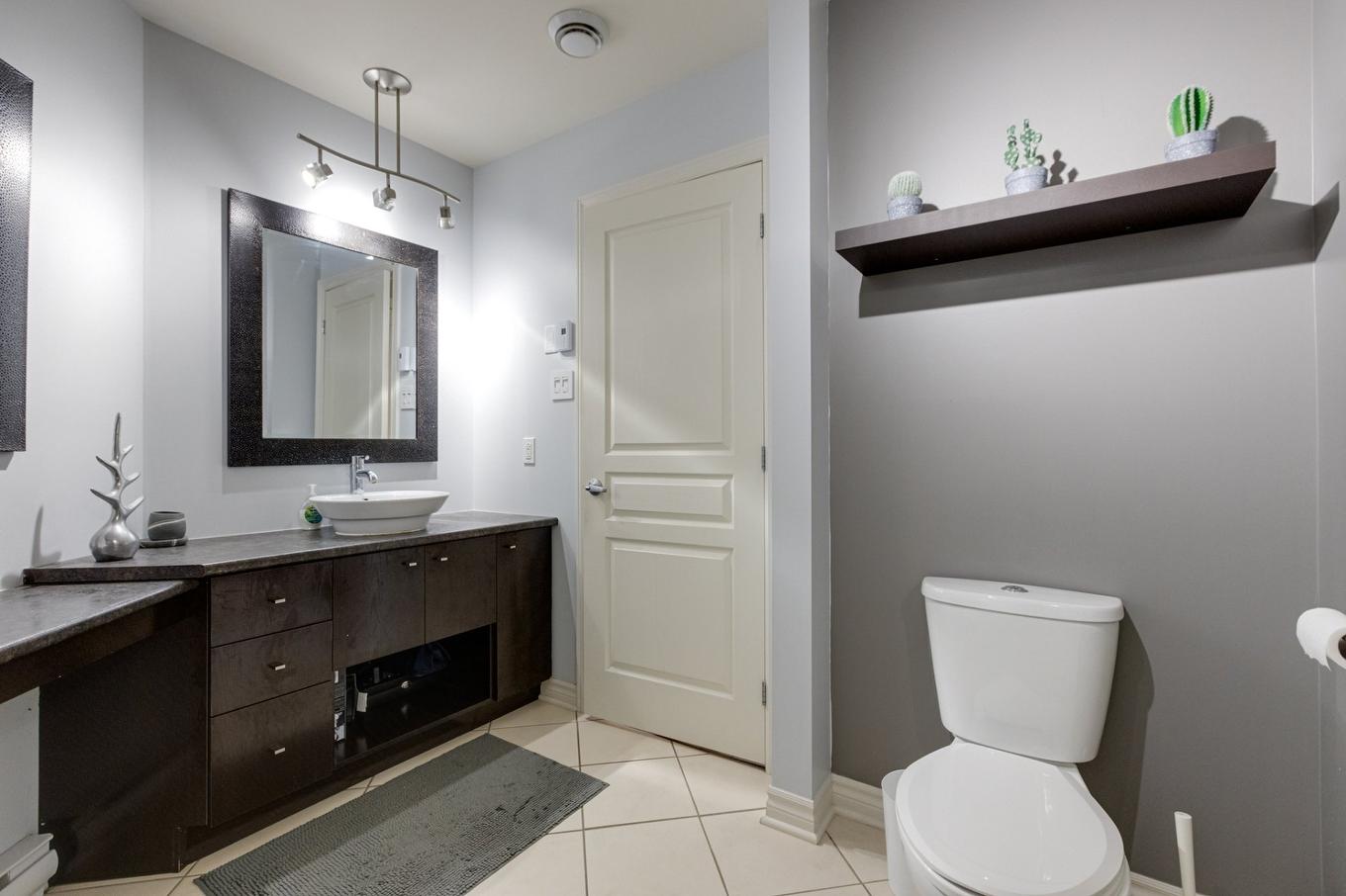 Bathroom - 3-4425 Ch. Des Prairies, Brossard, QC - Indoor Photo Showing Bathroom