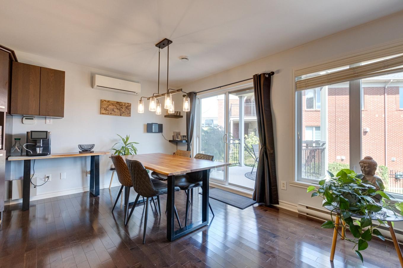 Dining room - 3-4425 Ch. Des Prairies, Brossard, QC - Indoor Photo Showing Dining Room