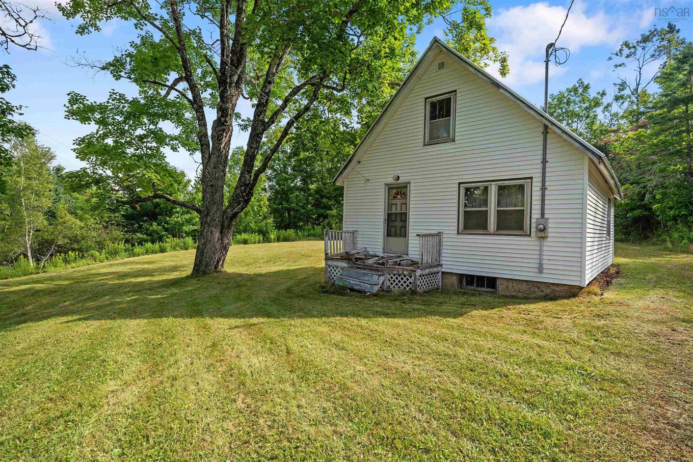 8860 Moose River Road, Lindsay Lake, NS