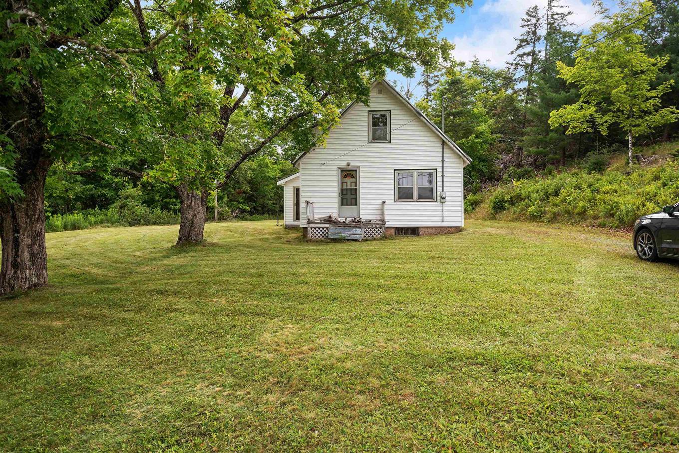 8860 Moose River Road, Lindsay Lake, NS