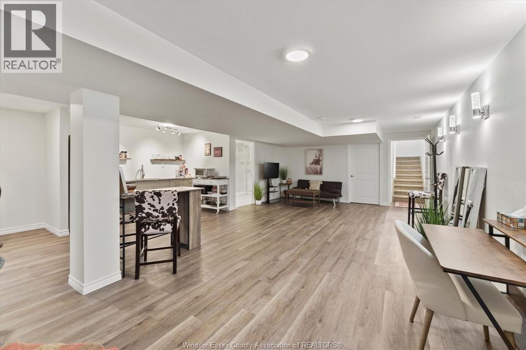 117 Arthur Street North, Harrow, ON - Indoor