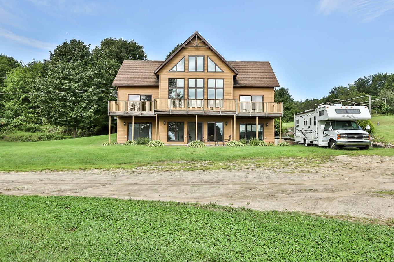 Façade - 2060 Côte St-Victor, Papineauville, QC