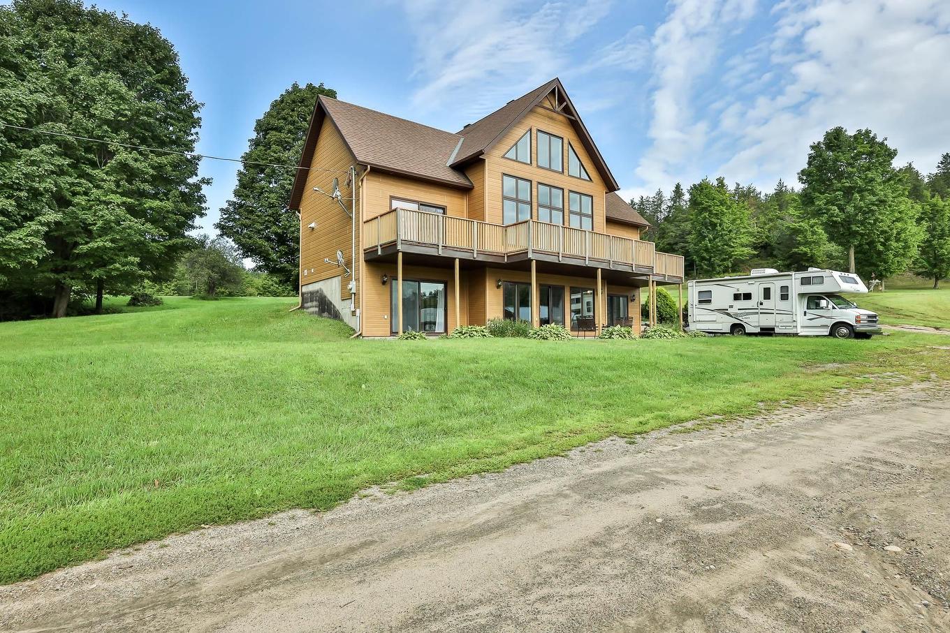 Façade - 2060 Côte St-Victor, Papineauville, QC