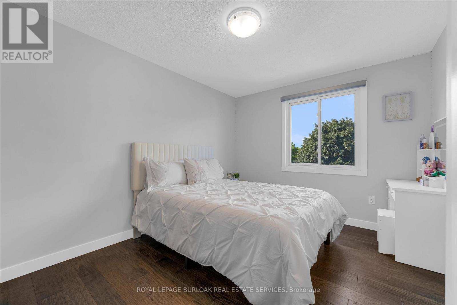1500 Riley Avenue, Burlington, ON - Indoor Photo Showing Bedroom