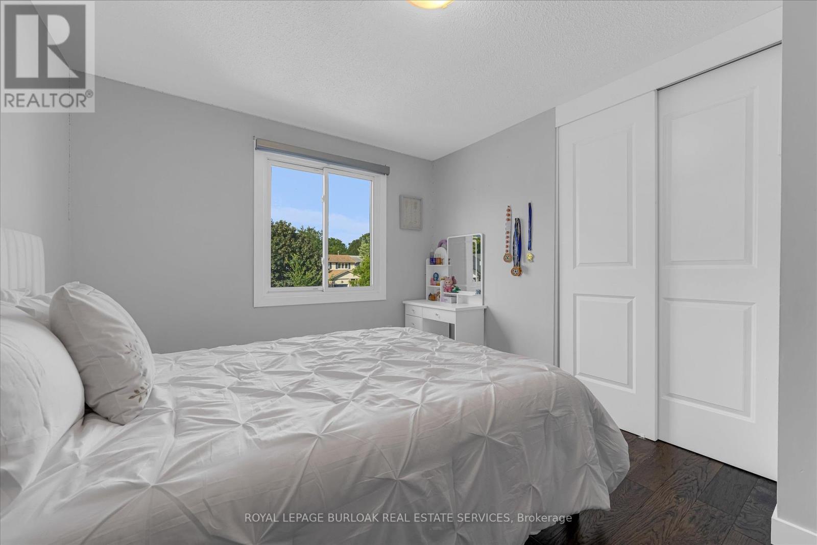 1500 Riley Avenue, Burlington, ON - Indoor Photo Showing Bedroom