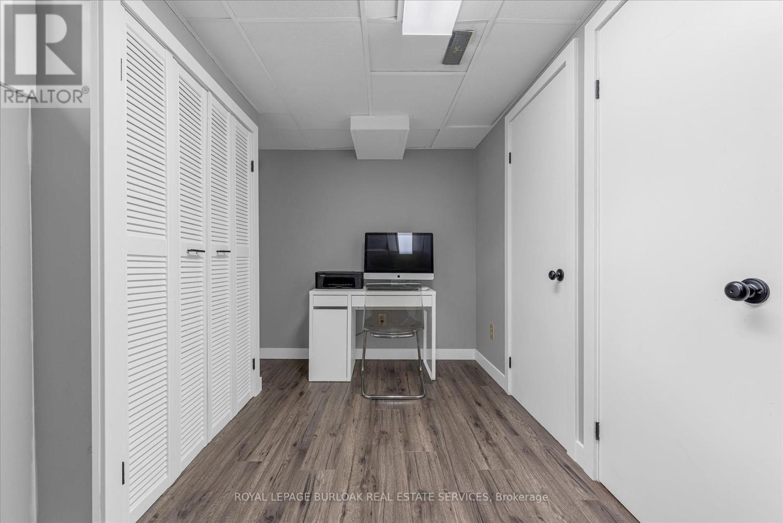 1500 Riley Avenue, Burlington, ON - Indoor