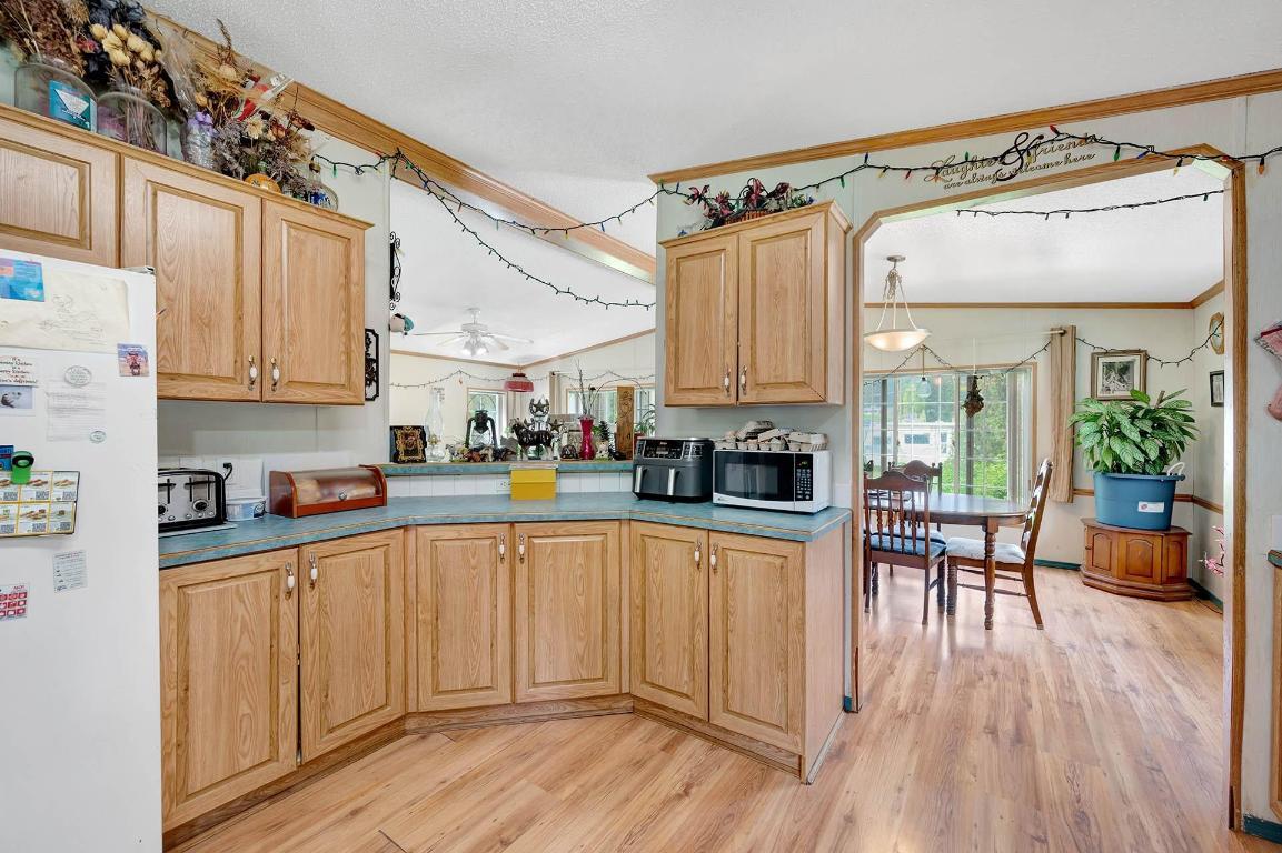 32 Old N Thompson E Highway, Clearwater, BC - Indoor Photo Showing Kitchen