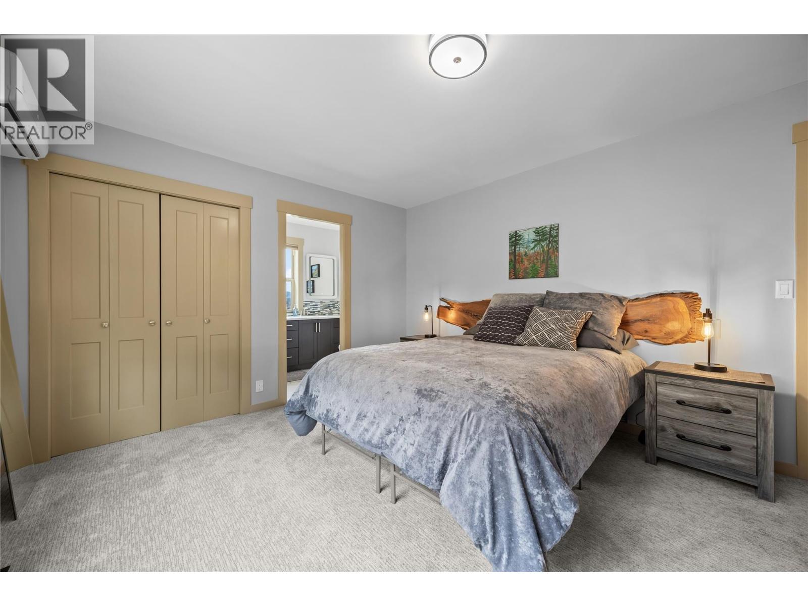 432 Hwy 97 Highway, Summerland, BC - Indoor Photo Showing Bedroom