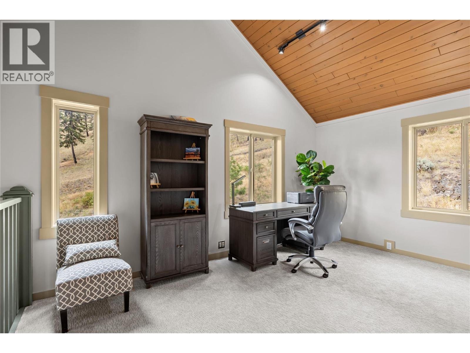 432 Hwy 97 Highway, Summerland, BC - Indoor Photo Showing Office