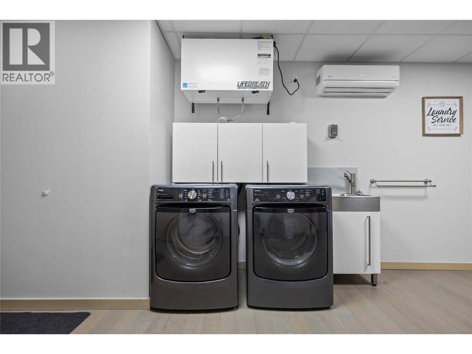 432 Hwy 97 Highway, Summerland, BC - Indoor Photo Showing Laundry Room