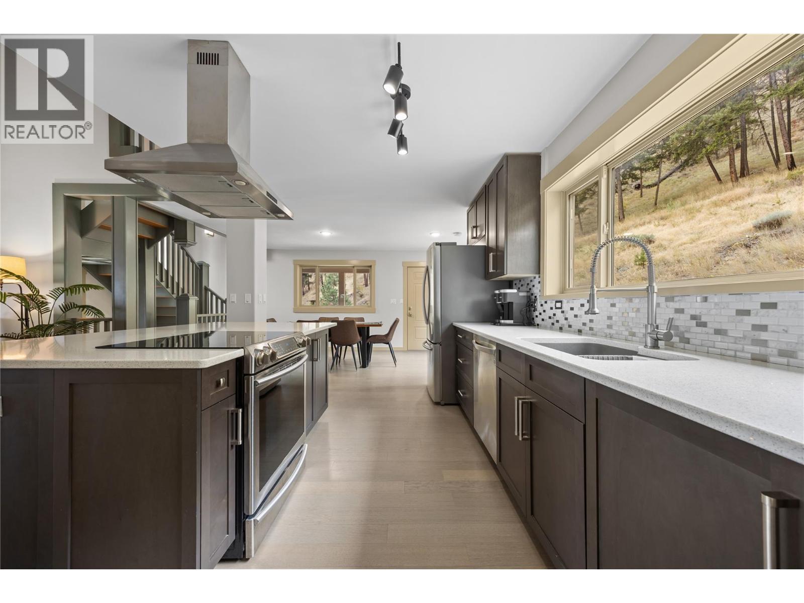 432 Hwy 97 Highway, Summerland, BC - Indoor Photo Showing Kitchen With Upgraded Kitchen