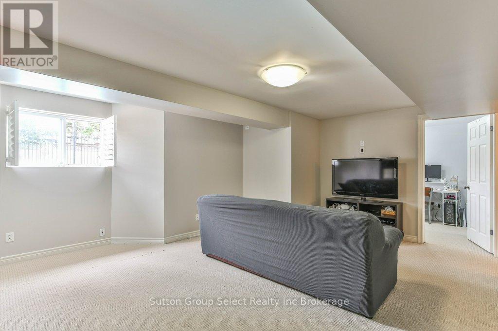 21 Heron Avenue, Woodstock (Woodstock - North), ON - Indoor