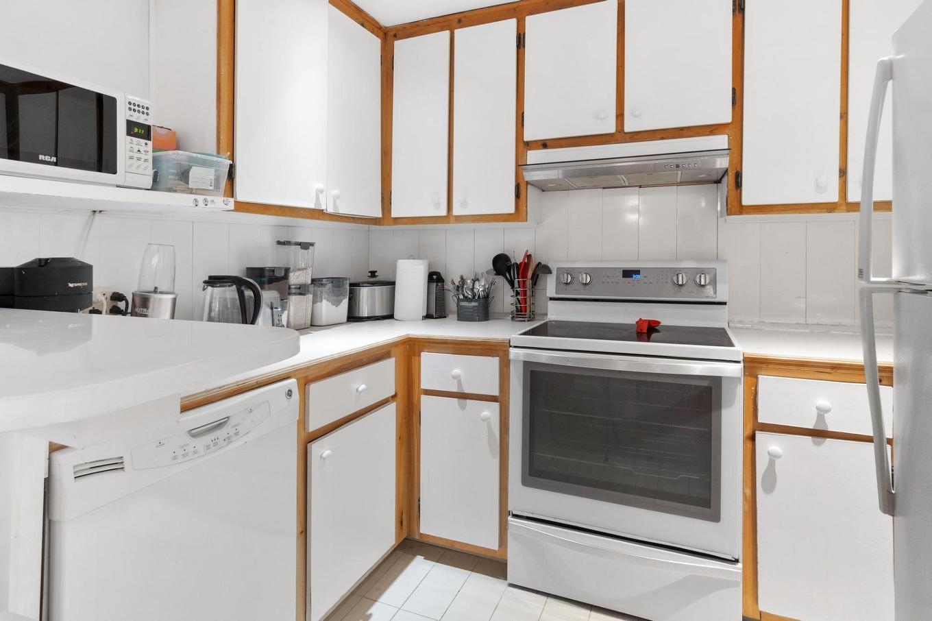 Cuisine - 3542 - 3544A Rue Aylmer, Montréal (Le Plateau-Mont-Royal), QC - Indoor Photo Showing Kitchen