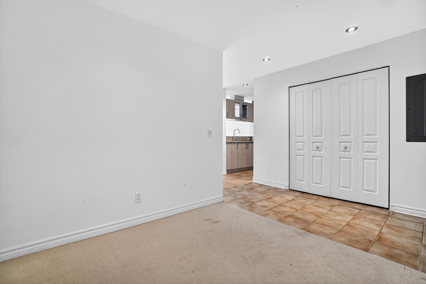 Bureau - 311-2 Place Des Jardins-Des-Vosges, Montréal (Verdun/Île-Des-Soeurs), QC - Indoor Photo Showing Other Room