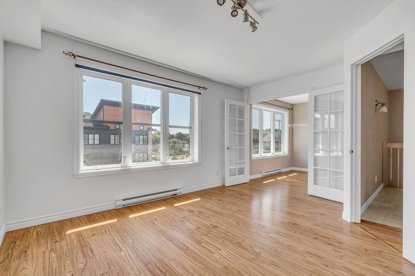 Primary bedroom - 302-1692 Boul. Pie-Xi N., Québec (La Haute-Saint-Charles), QC - Indoor Photo Showing Other Room