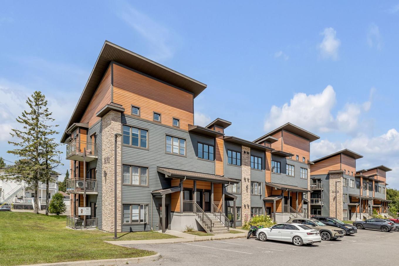 Frontage - 302-1692 Boul. Pie-Xi N., Québec (La Haute-Saint-Charles), QC - Outdoor With Balcony With Facade
