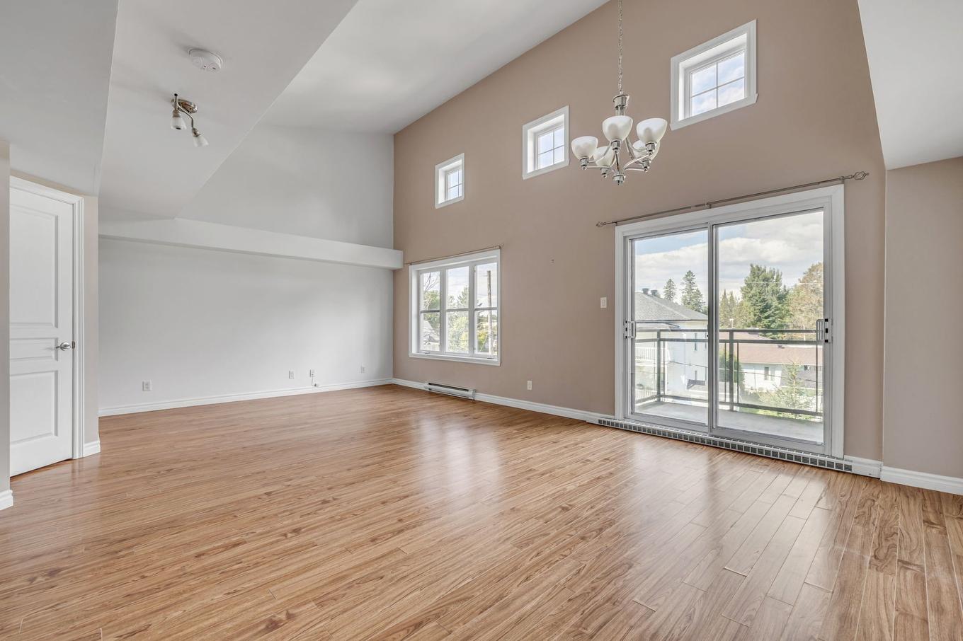 Overall view - 302-1692 Boul. Pie-Xi N., Québec (La Haute-Saint-Charles), QC - Indoor Photo Showing Other Room