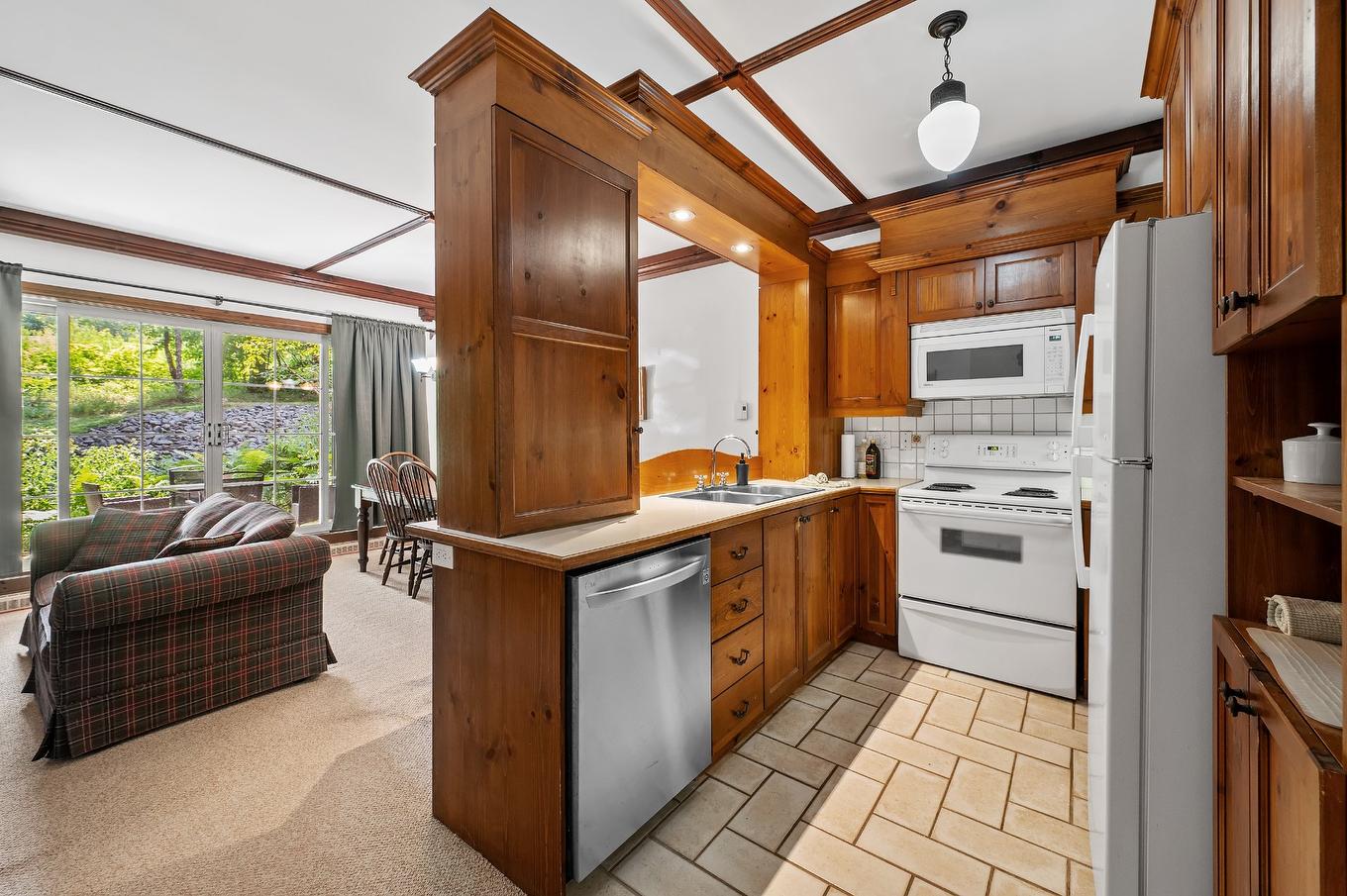 Kitchen - 7-100 Ch. Des Quatre-Sommets, Mont-Tremblant, QC - Indoor Photo Showing Kitchen