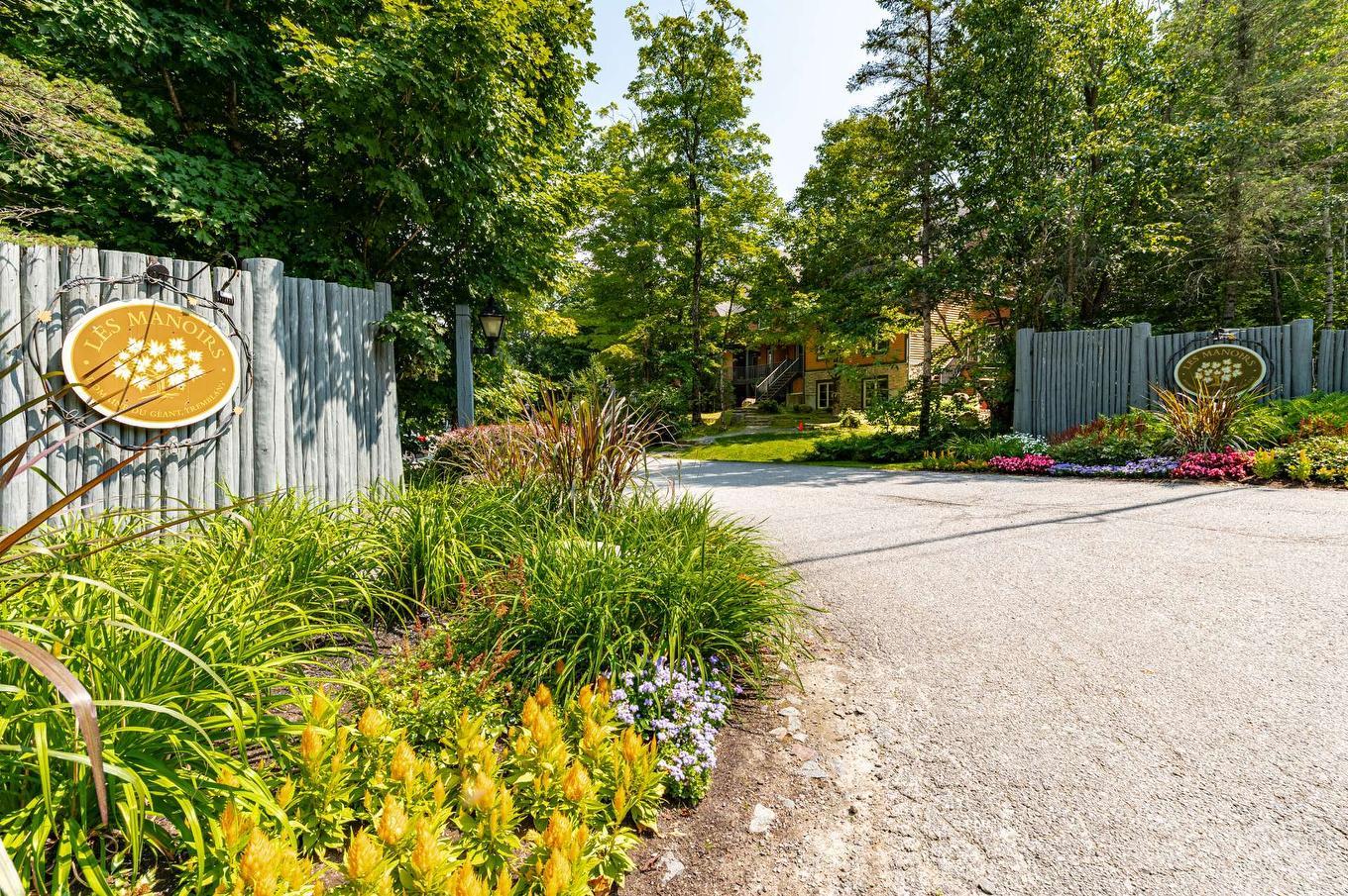 Exterior - 7-100 Ch. Des Quatre-Sommets, Mont-Tremblant, QC - Outdoor