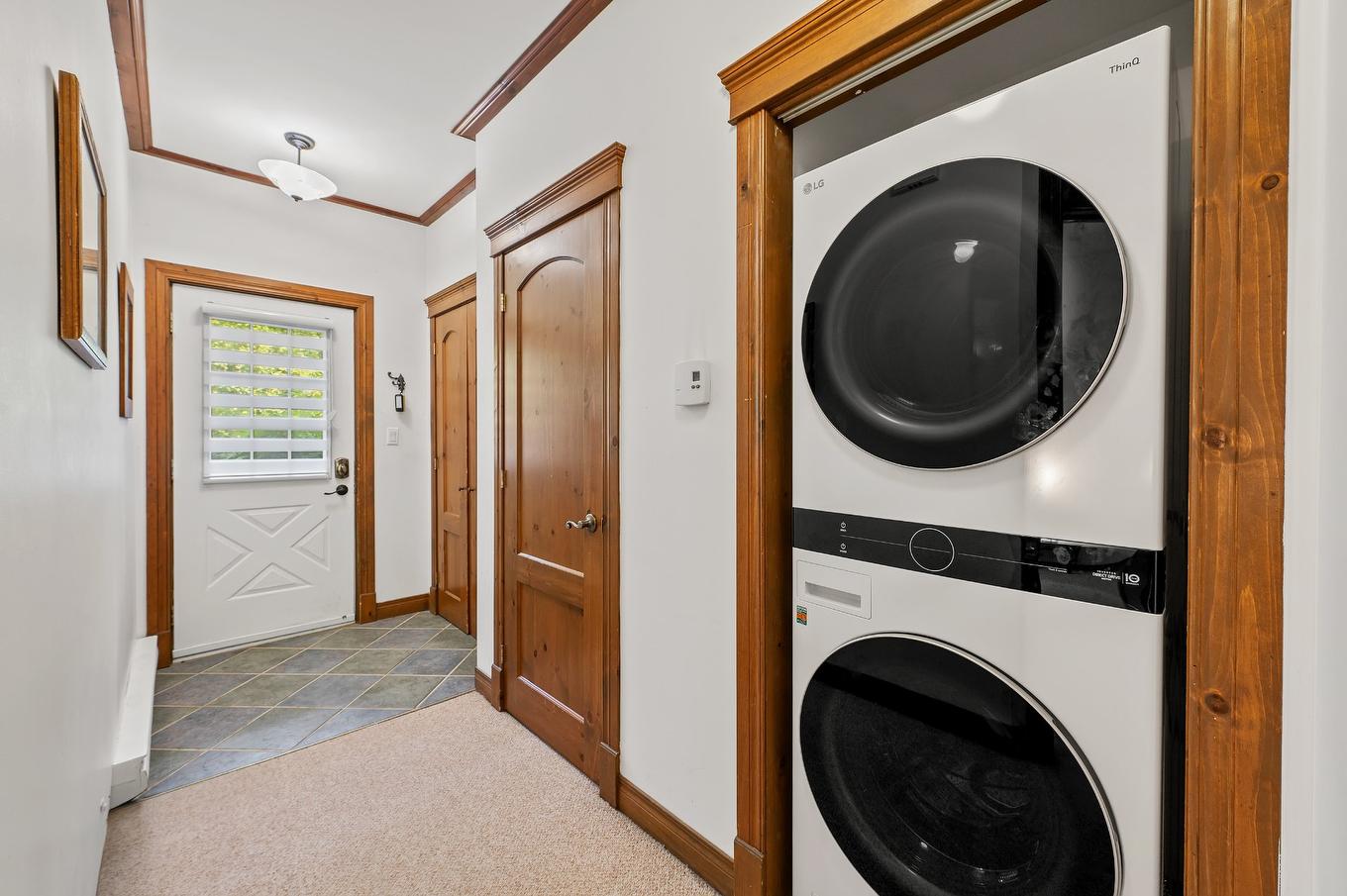 Hall - 7-100 Ch. Des Quatre-Sommets, Mont-Tremblant, QC - Indoor Photo Showing Laundry Room