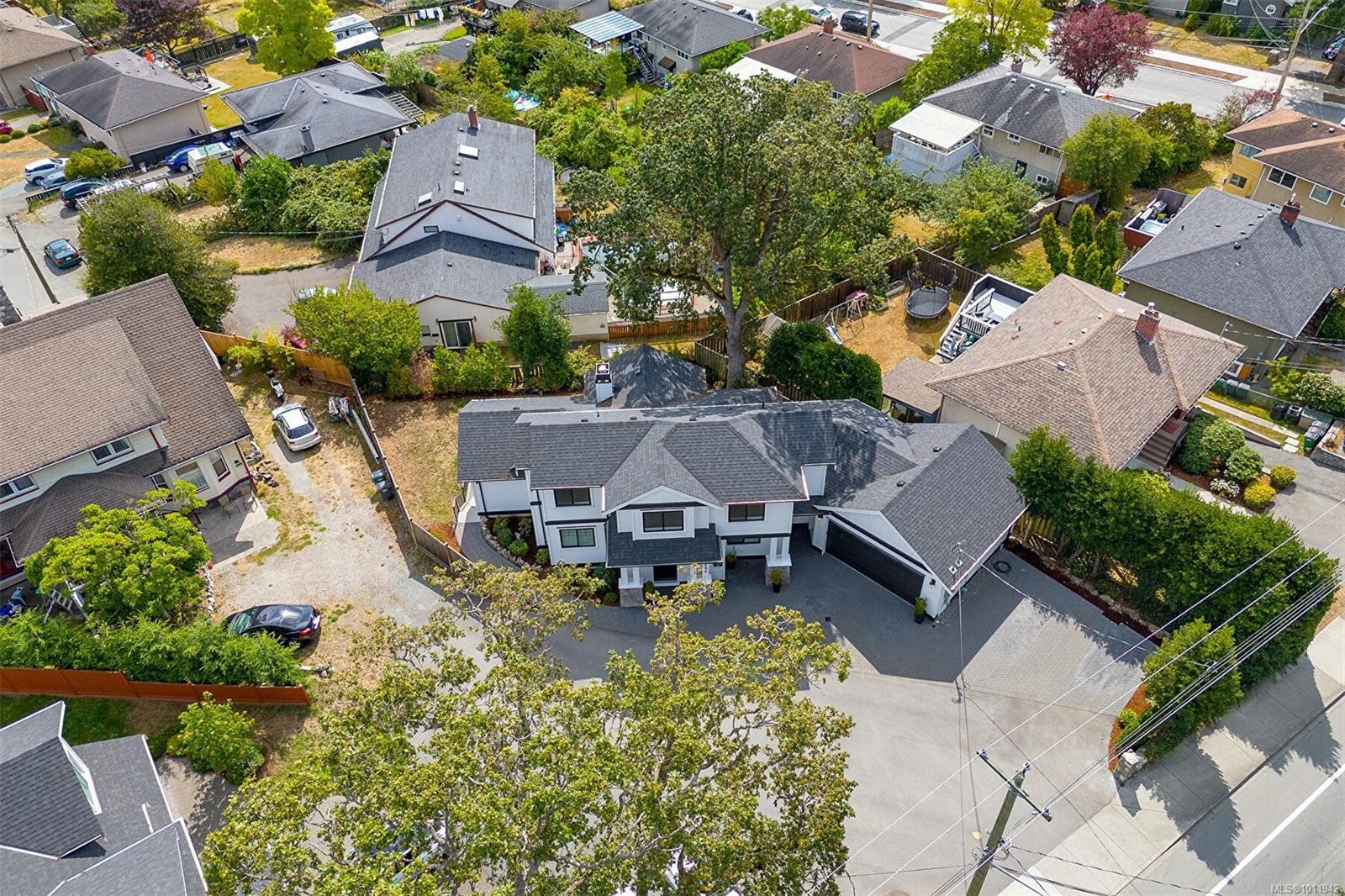 3595 Cedar Hill Rd, Saanich, BC