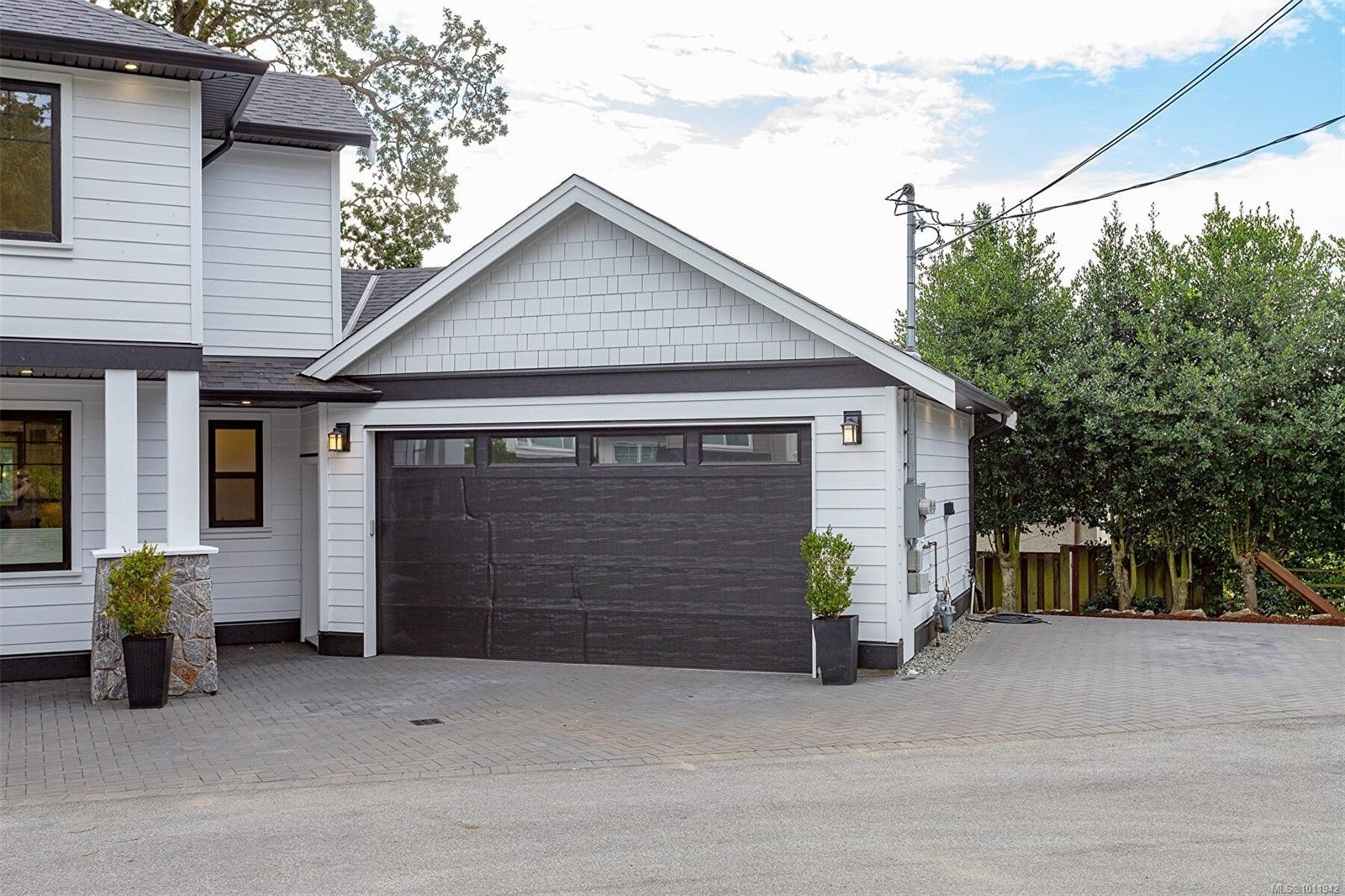 3595 Cedar Hill Rd, Saanich, BC