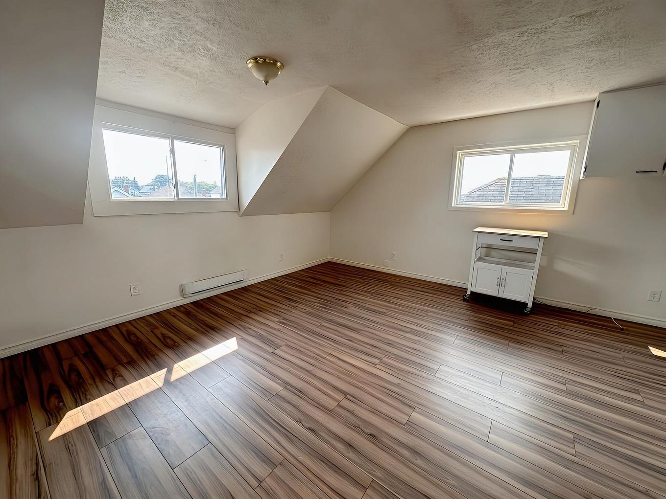 359 Mckellar Street N, Thunder Bay, ON - Indoor Photo Showing Other Room