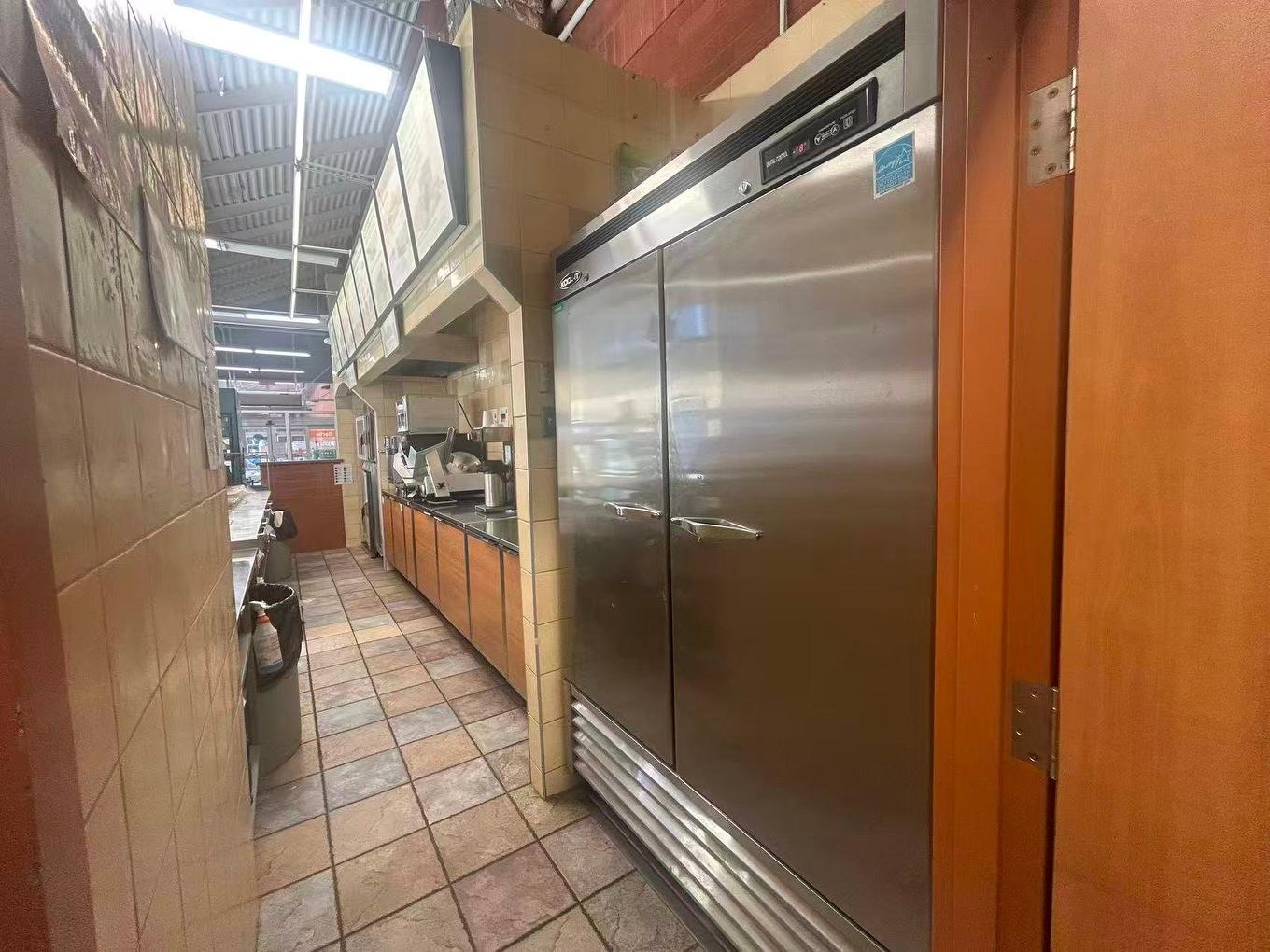 Commerce - 4625 Rue St-Antoine O., Montréal (Le Sud-Ouest), QC