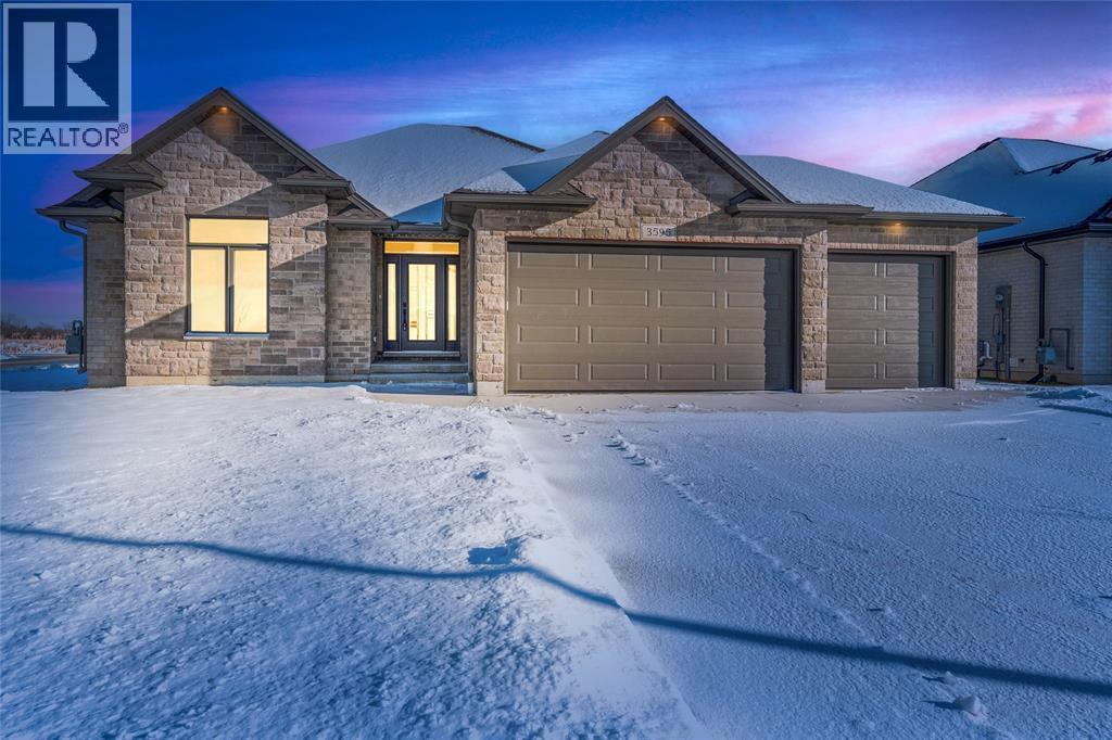 3595 Paul Crescent, Plympton-Wyoming, ON - Outdoor