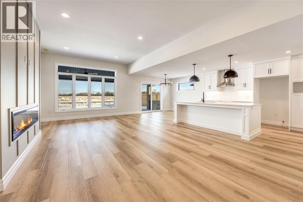 3595 Paul Crescent, Plympton-Wyoming, ON - Indoor