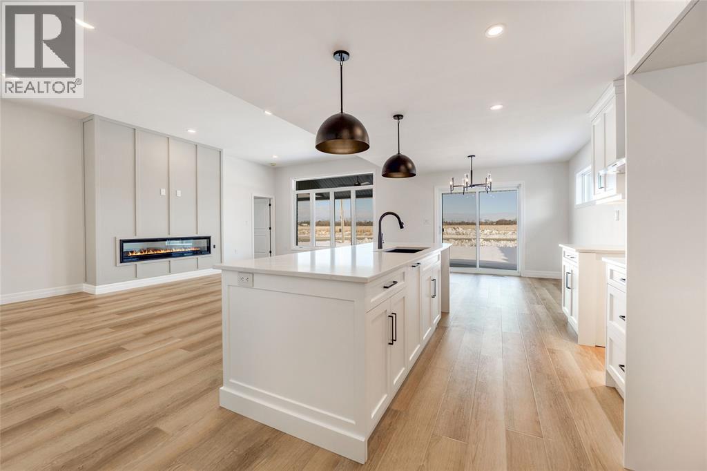 3595 Paul Crescent, Plympton-Wyoming, ON - Indoor Photo Showing Other Room