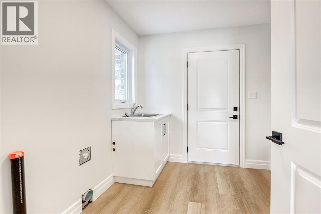 3595 Paul Crescent, Plympton-Wyoming, ON - Indoor Photo Showing Other Room