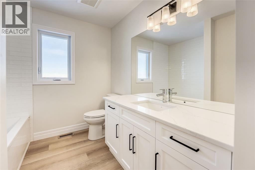 3595 Paul Crescent, Plympton-Wyoming, ON - Indoor Photo Showing Bathroom
