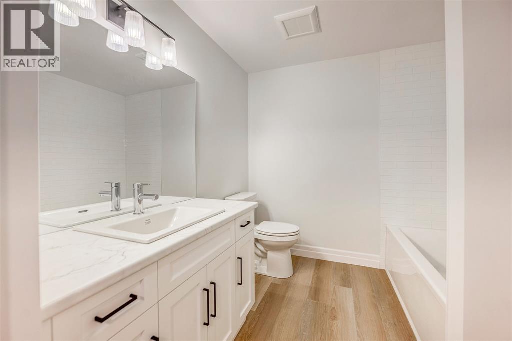 3595 Paul Crescent, Plympton-Wyoming, ON - Indoor Photo Showing Bathroom