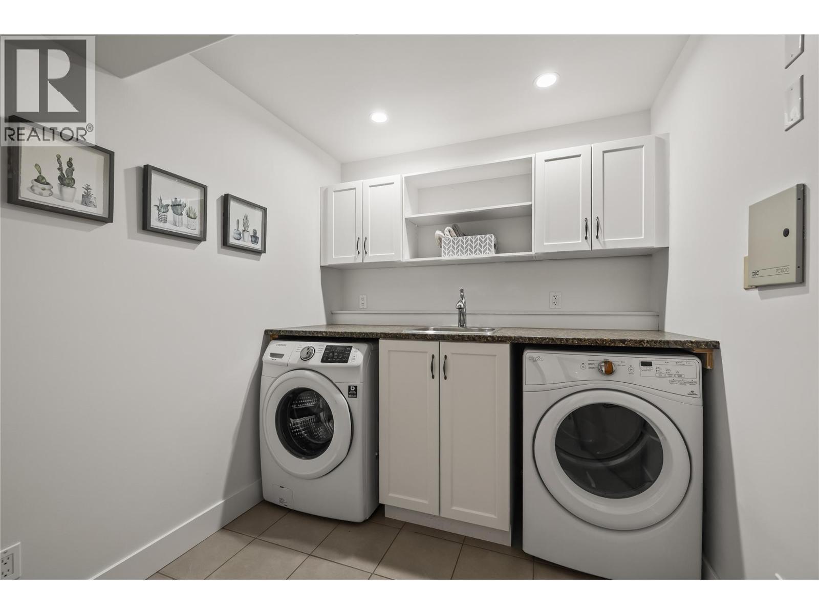 3700 Jean Road, Kelowna, BC - Indoor Photo Showing Laundry Room