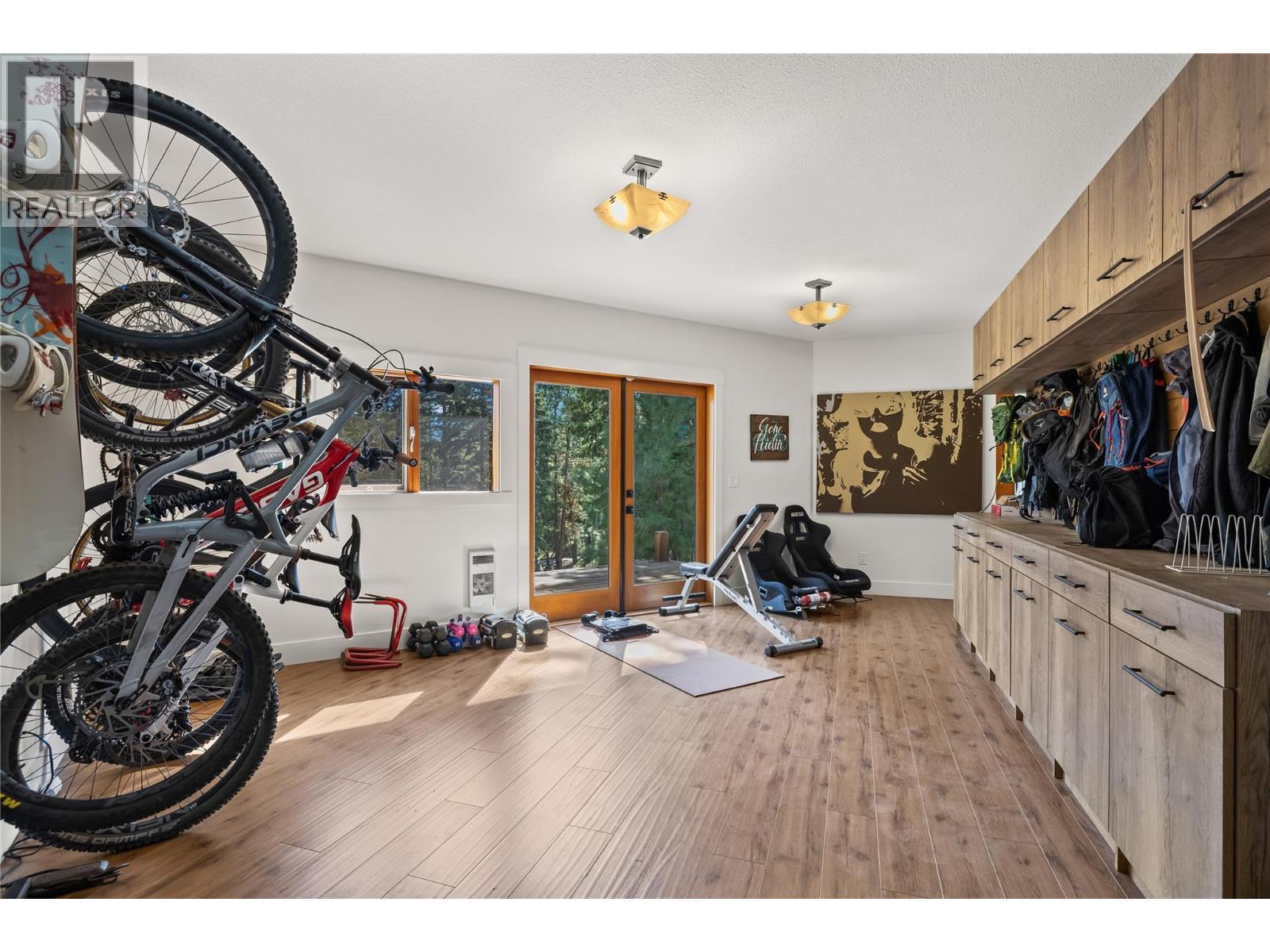 3700 Jean Road, Kelowna, BC - Indoor Photo Showing Other Room