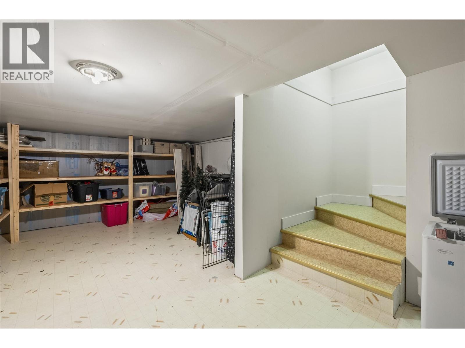 3700 Jean Road, Kelowna, BC - Indoor Photo Showing Other Room