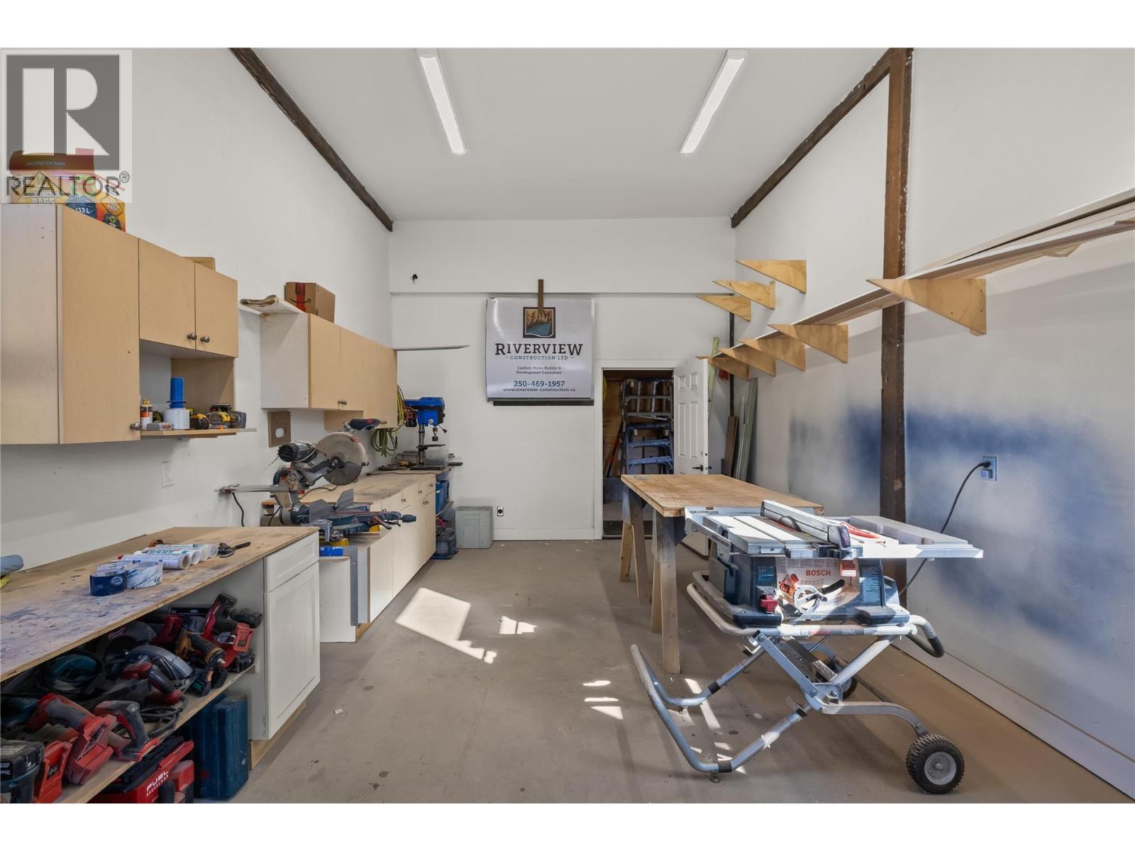 3700 Jean Road, Kelowna, BC - Indoor