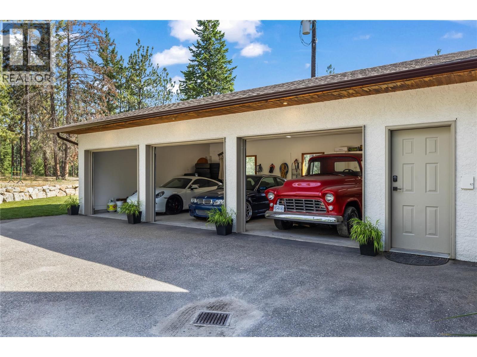 3700 Jean Road, Kelowna, BC - Outdoor