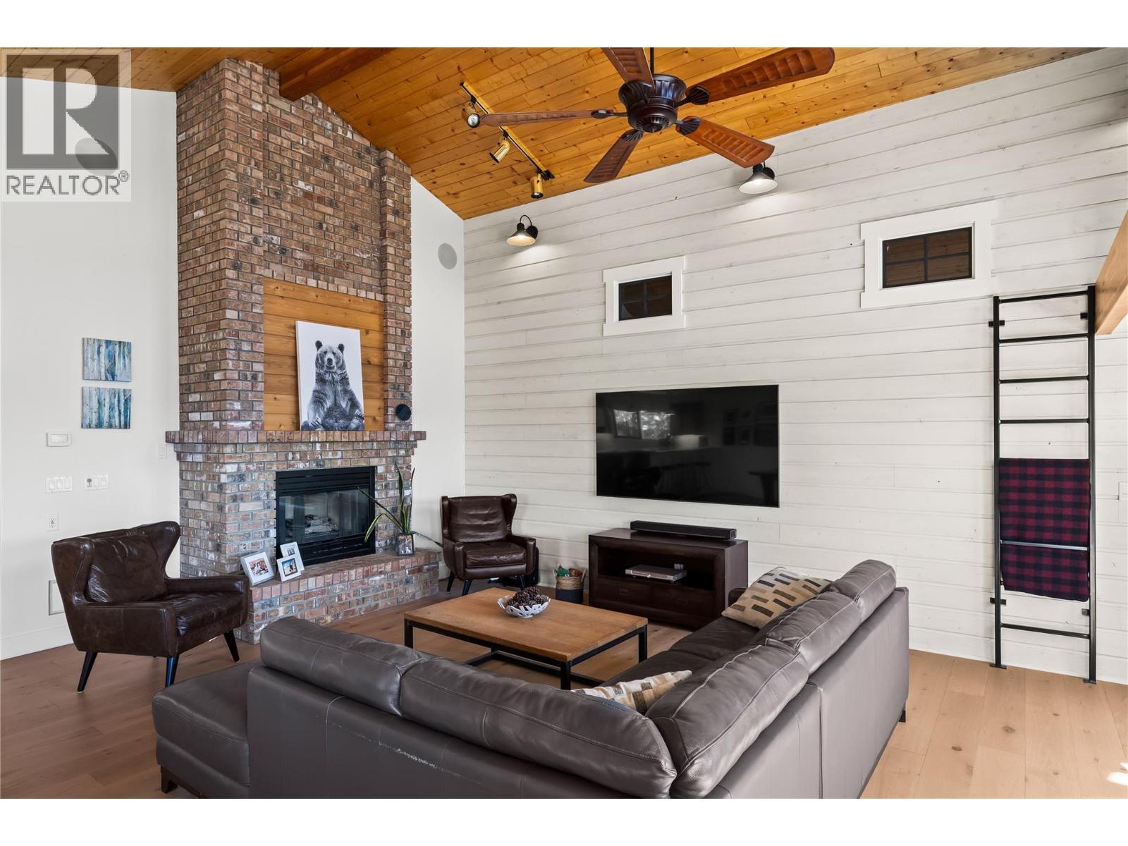 3700 Jean Road, Kelowna, BC - Indoor Photo Showing Living Room With Fireplace