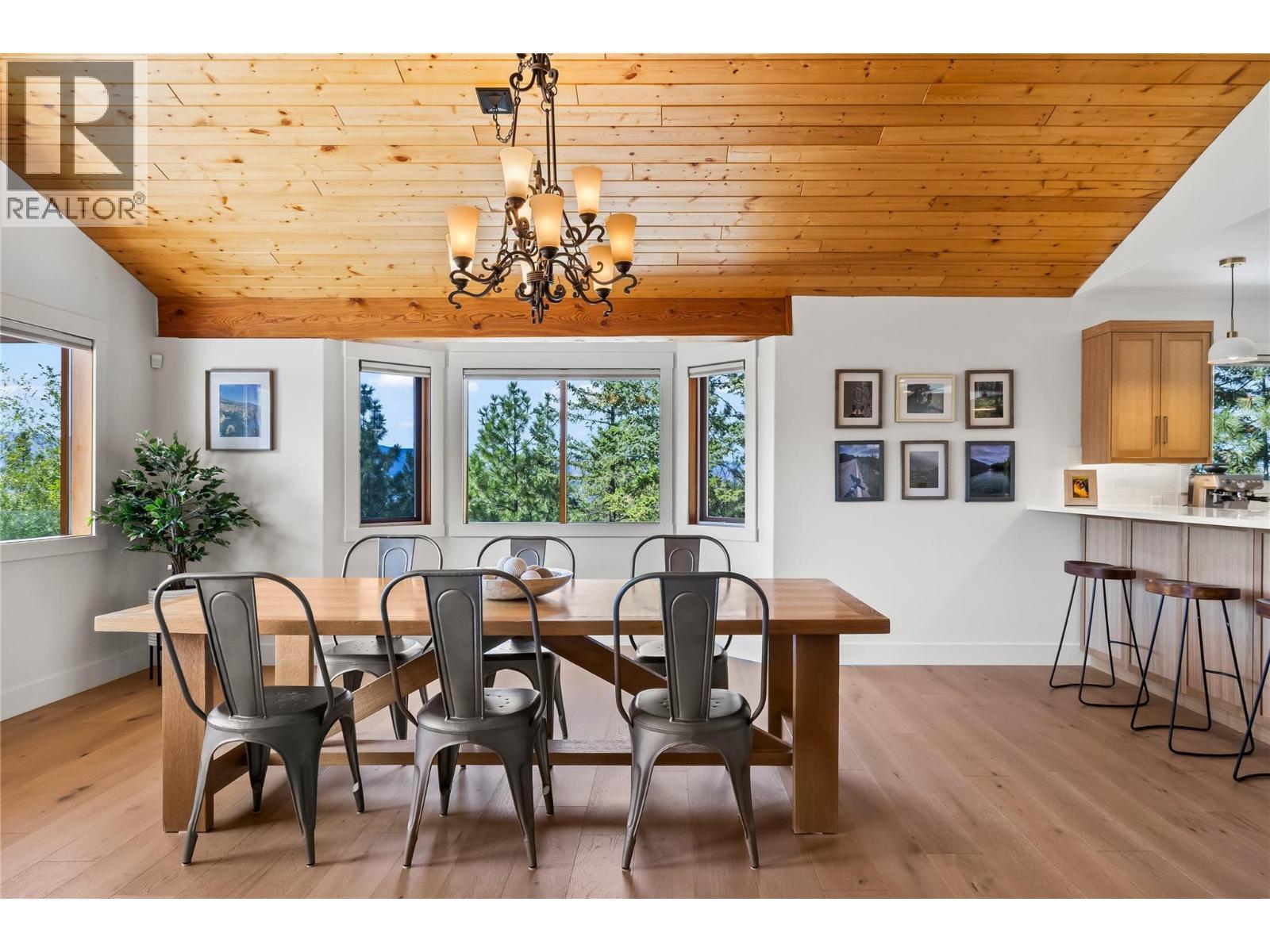 3700 Jean Road, Kelowna, BC - Indoor Photo Showing Dining Room