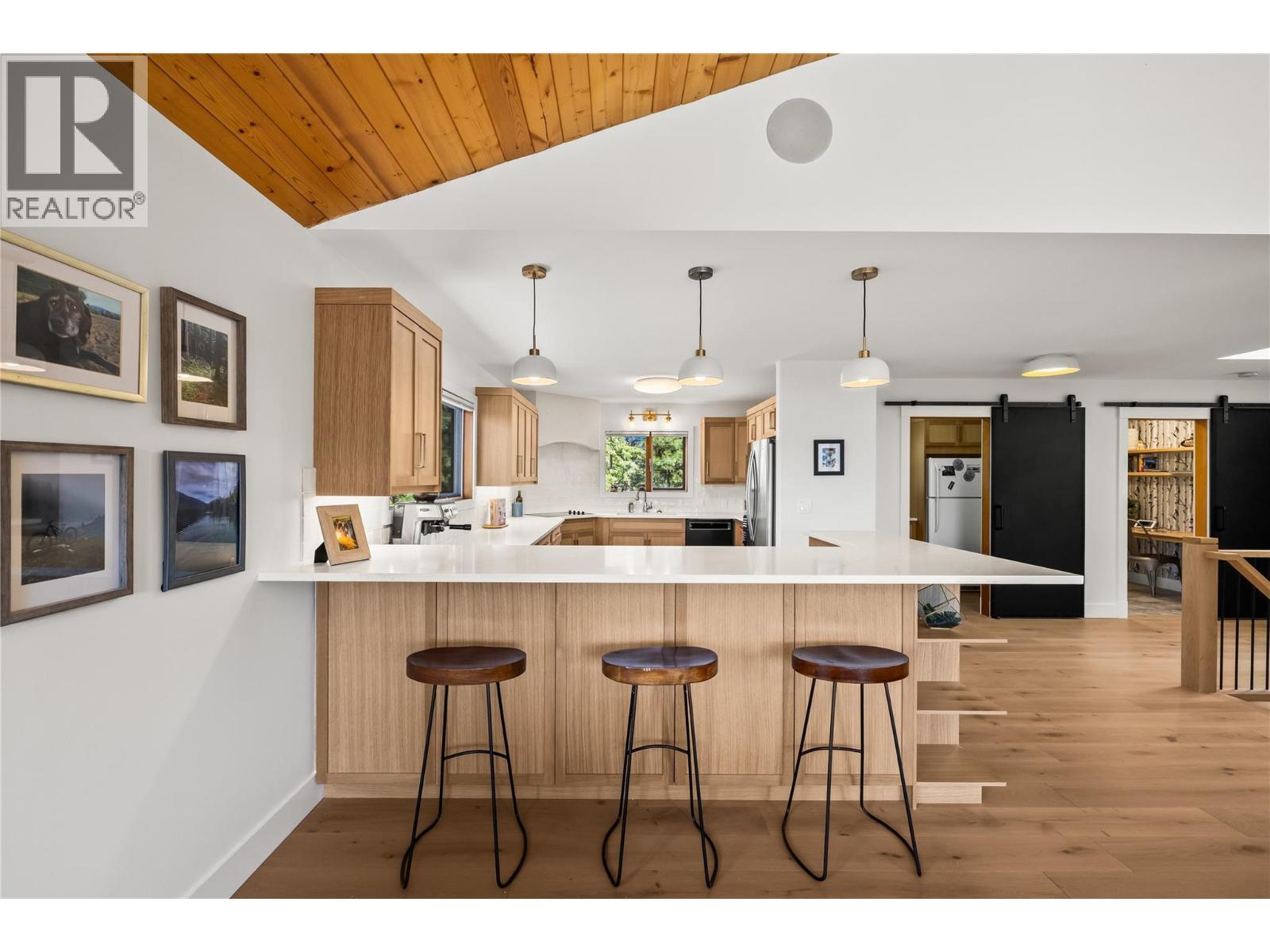 3700 Jean Road, Kelowna, BC - Indoor Photo Showing Kitchen With Upgraded Kitchen