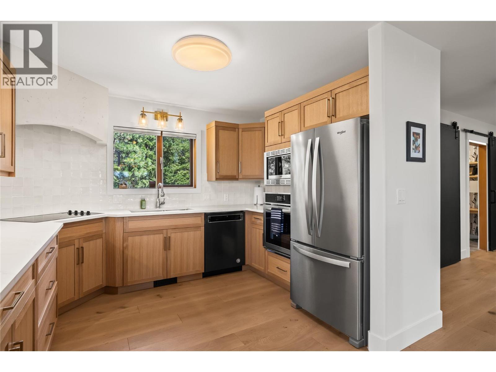 3700 Jean Road, Kelowna, BC - Indoor Photo Showing Kitchen