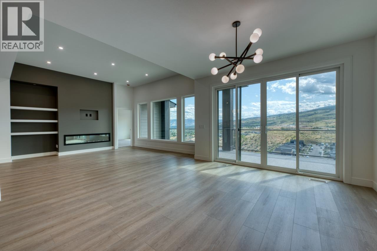 1070 Emslie Street, Kelowna, BC - Indoor Photo Showing Other Room