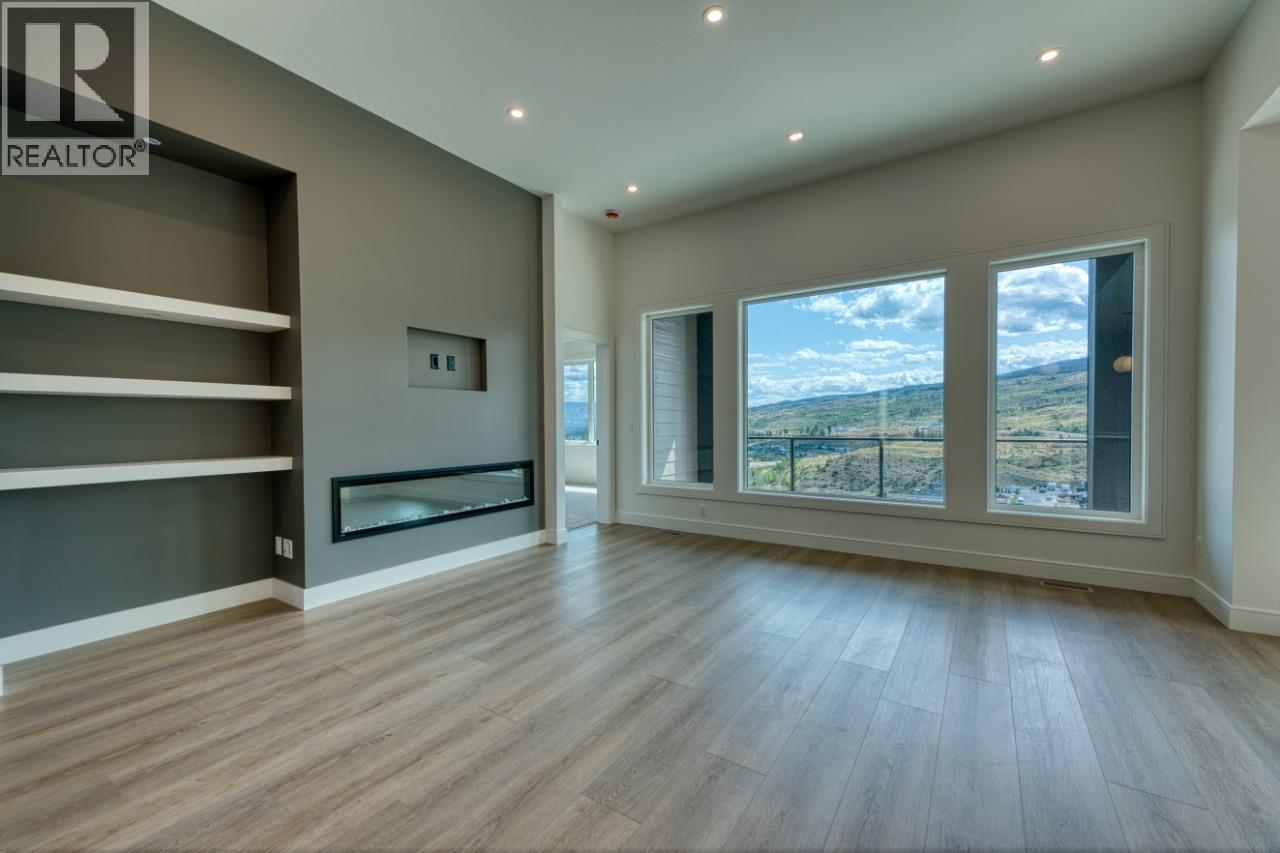 1070 Emslie Street, Kelowna, BC - Indoor