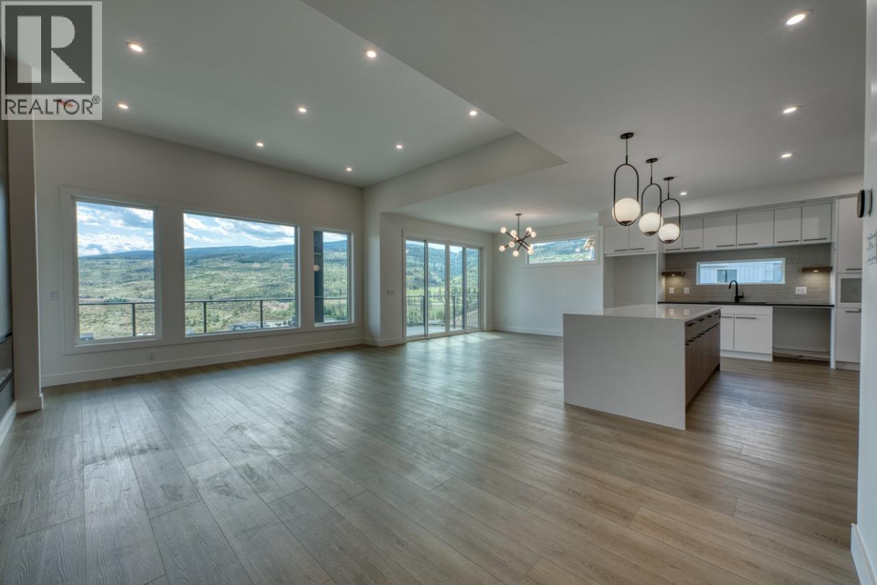 1070 Emslie Street, Kelowna, BC - Indoor